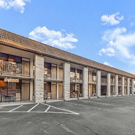 Stonegate Lodge King Bed Wifi Roku Tv Salt Water Pool Room #203 Eureka Springs Exterior foto